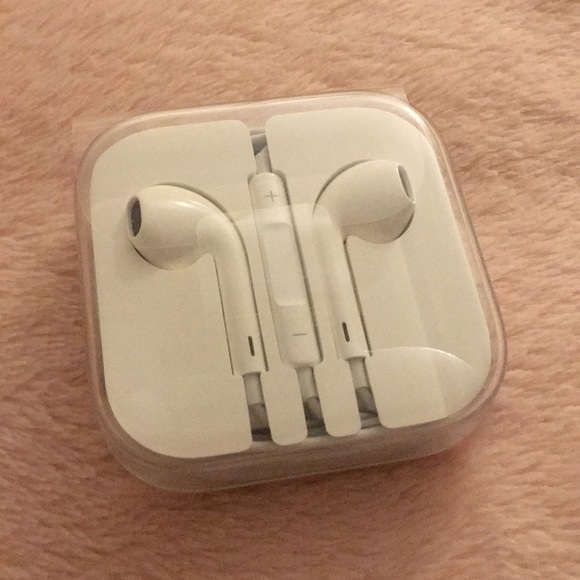 Apple headphones - Picture 1 of 3